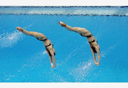 25日看点：跳水举重冲击冠军 郎门女将初试身手