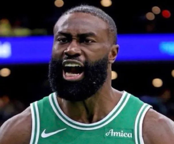 乐鱼app下载-最佳一阵！布朗近10战场均32.2分6.5板5.5助，命中率46.1%